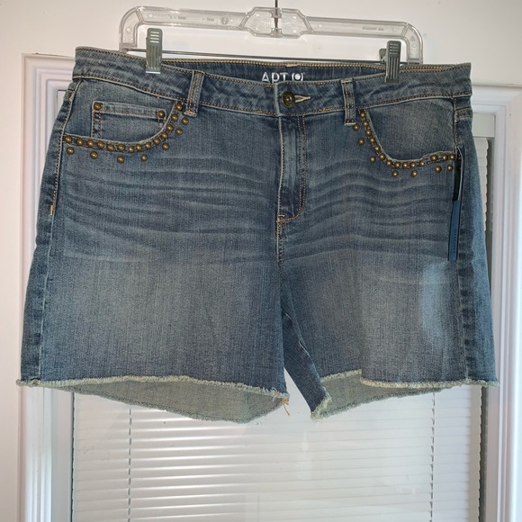 Apt. 9 Pants - NWT Apt9 denim shorts 14